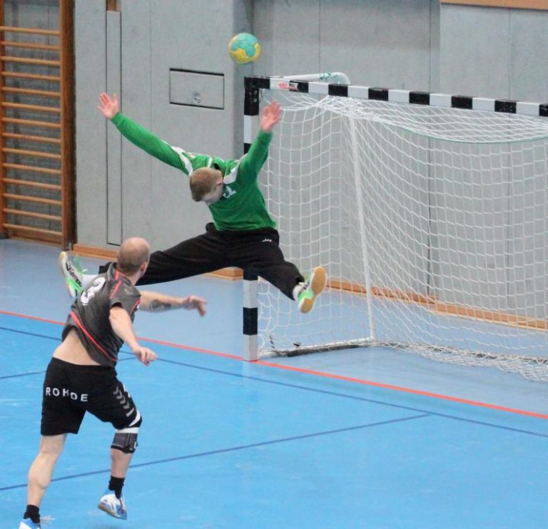 Lauchstädt siegt und baut Tabellenführung aus