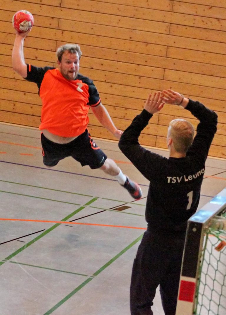 Lauchstädter mit Auftaktsieg